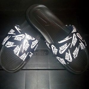 Women's Nike slide